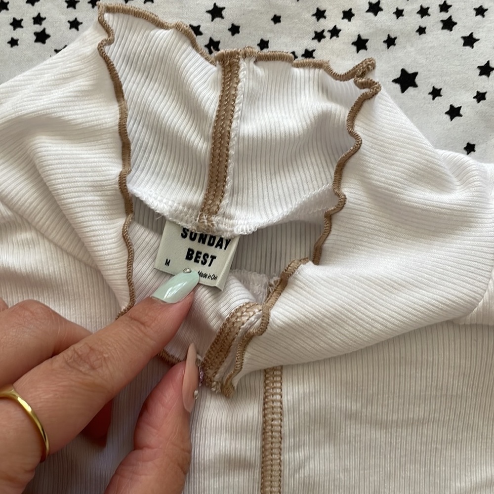 Aritzia Sunday Best “Ross Turtleneck” size medium - Picture 3 of 7